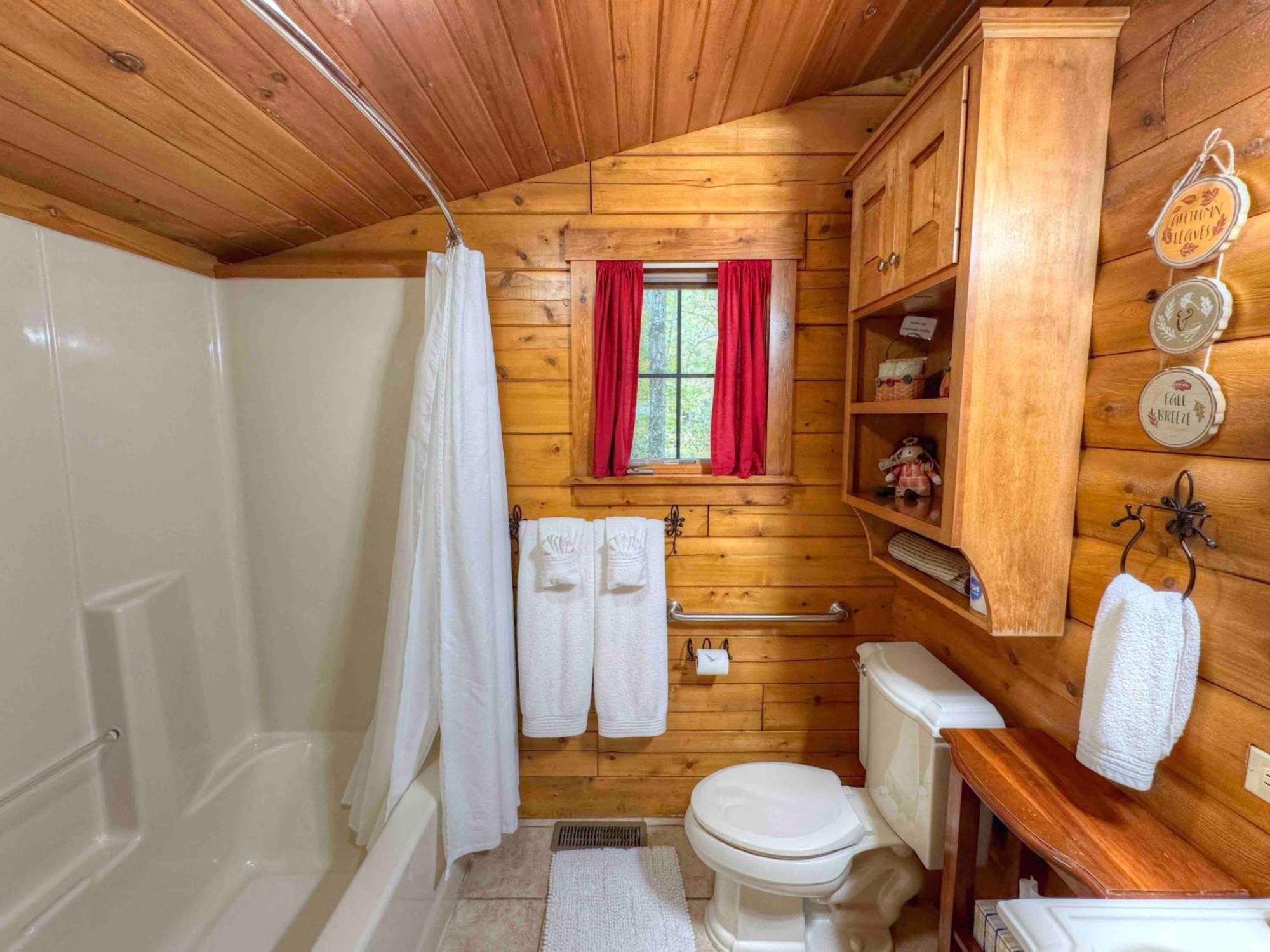 Ferngully Creek Cabins Millersburg Bagian luar foto