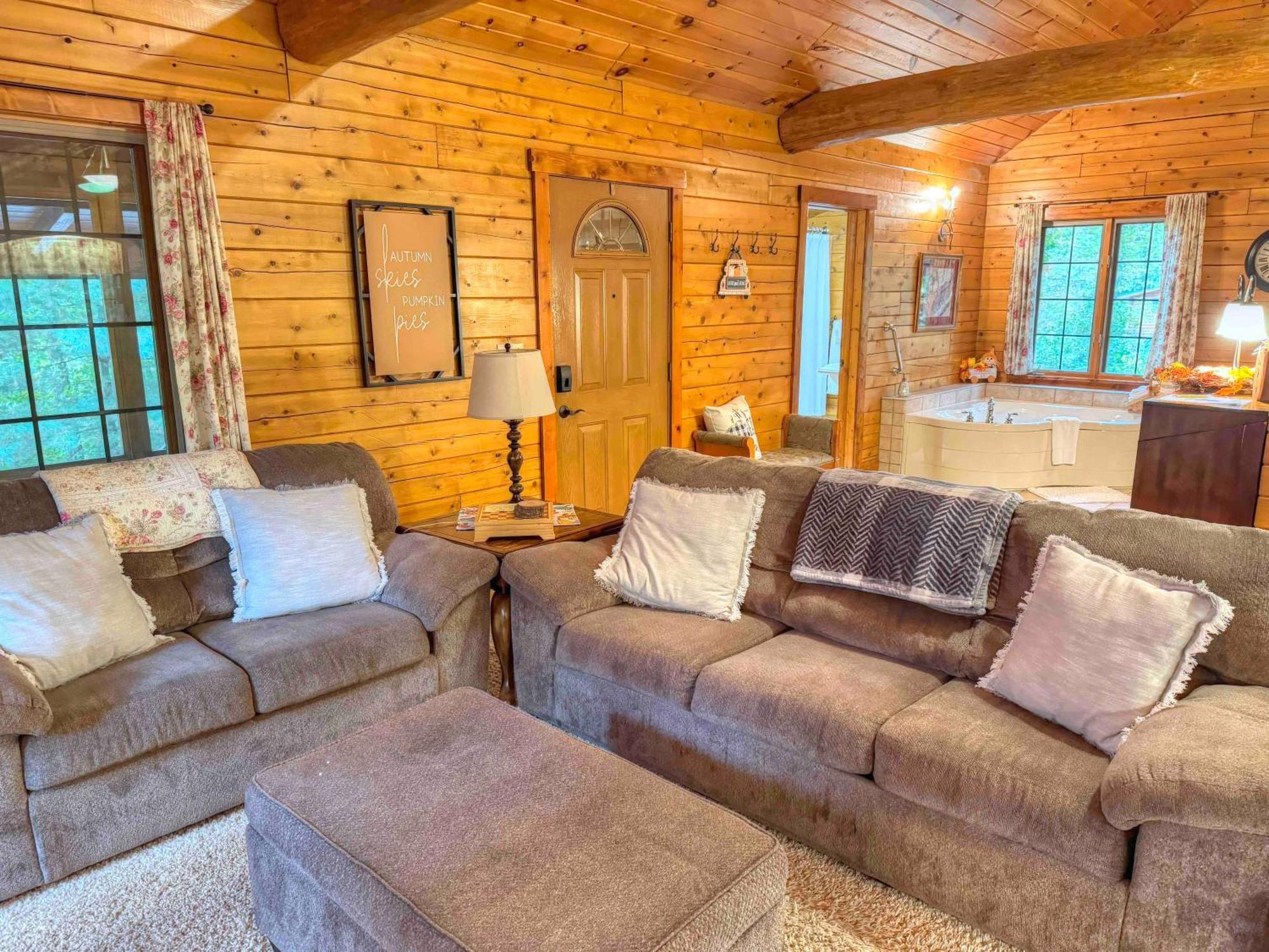 Ferngully Creek Cabins Millersburg Bagian luar foto