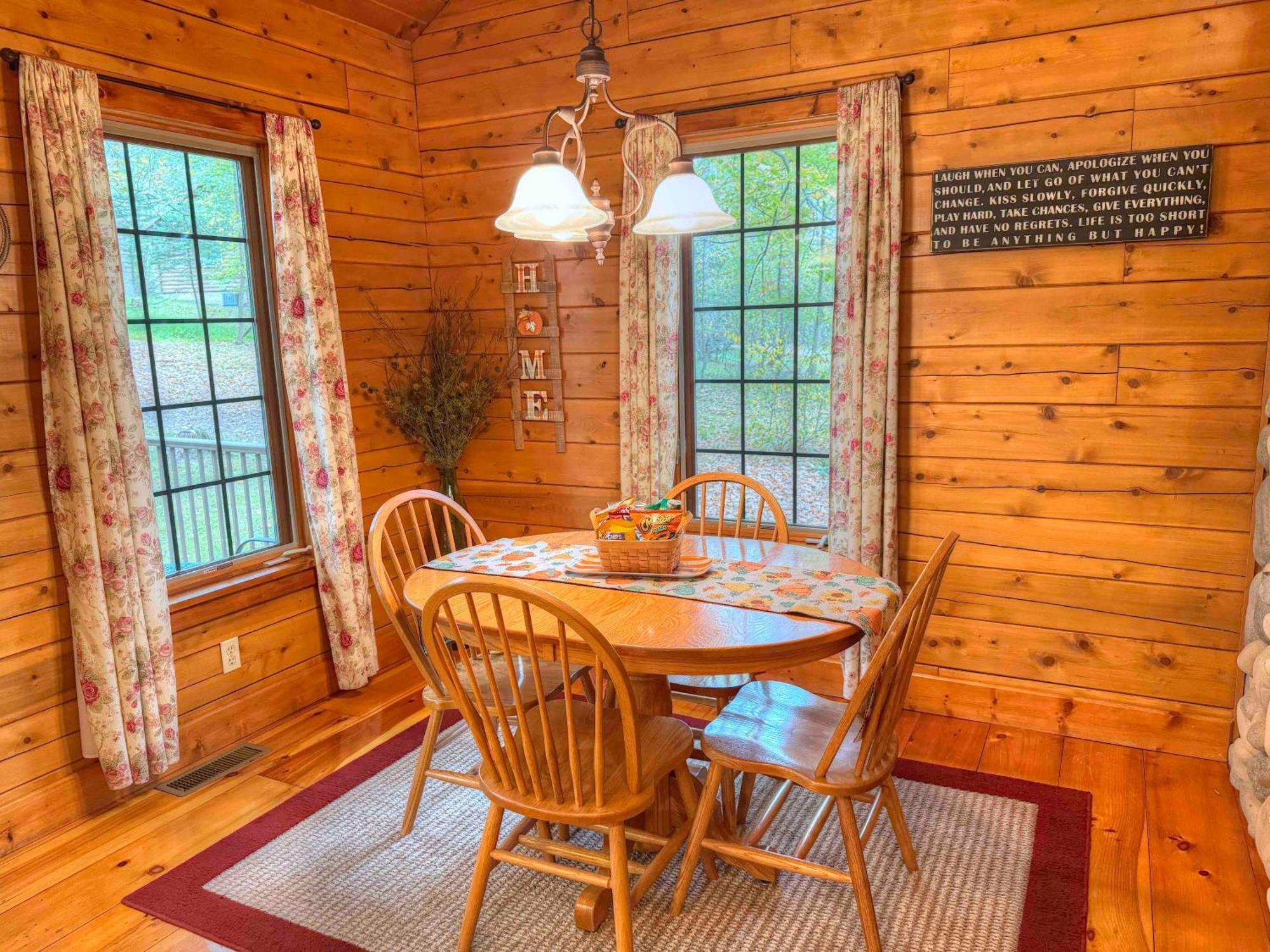 Ferngully Creek Cabins Millersburg Bagian luar foto
