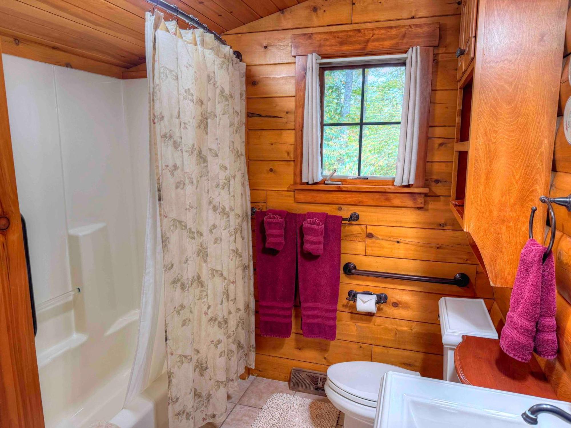 Ferngully Creek Cabins Millersburg Bagian luar foto