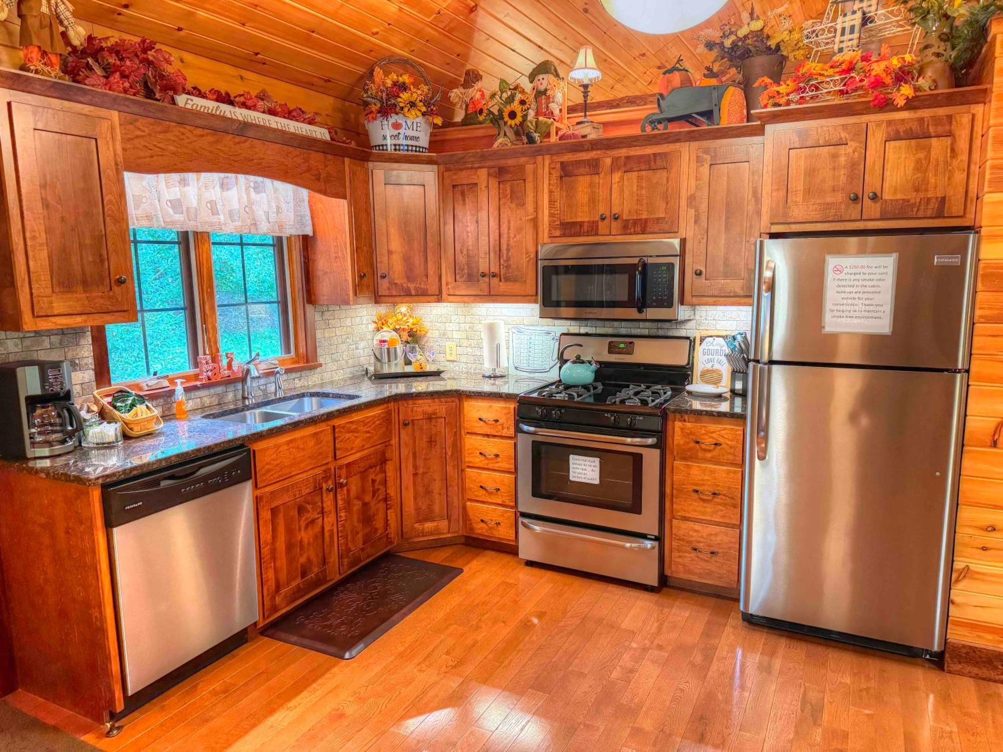 Ferngully Creek Cabins Millersburg Bagian luar foto