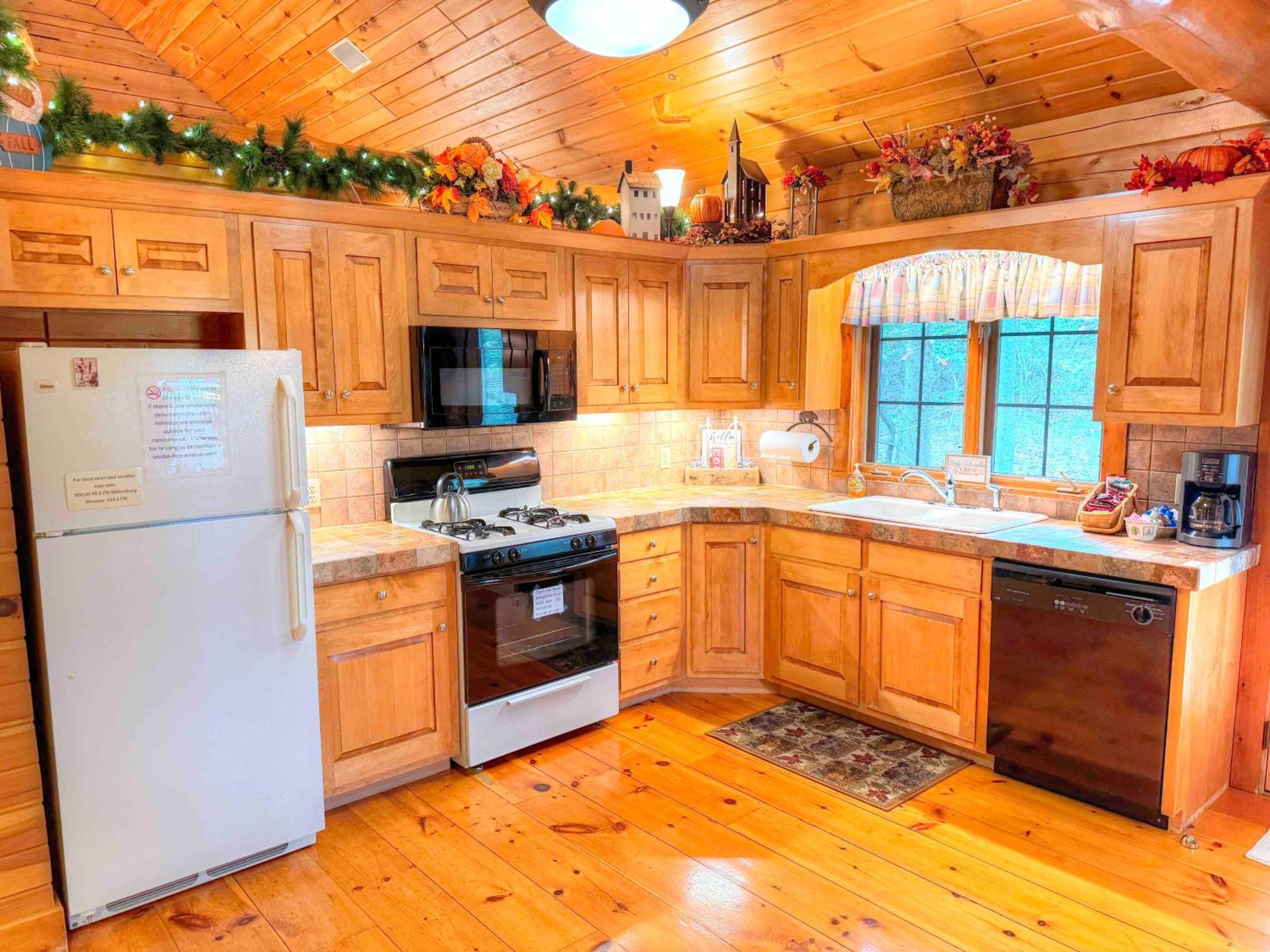 Ferngully Creek Cabins Millersburg Bagian luar foto